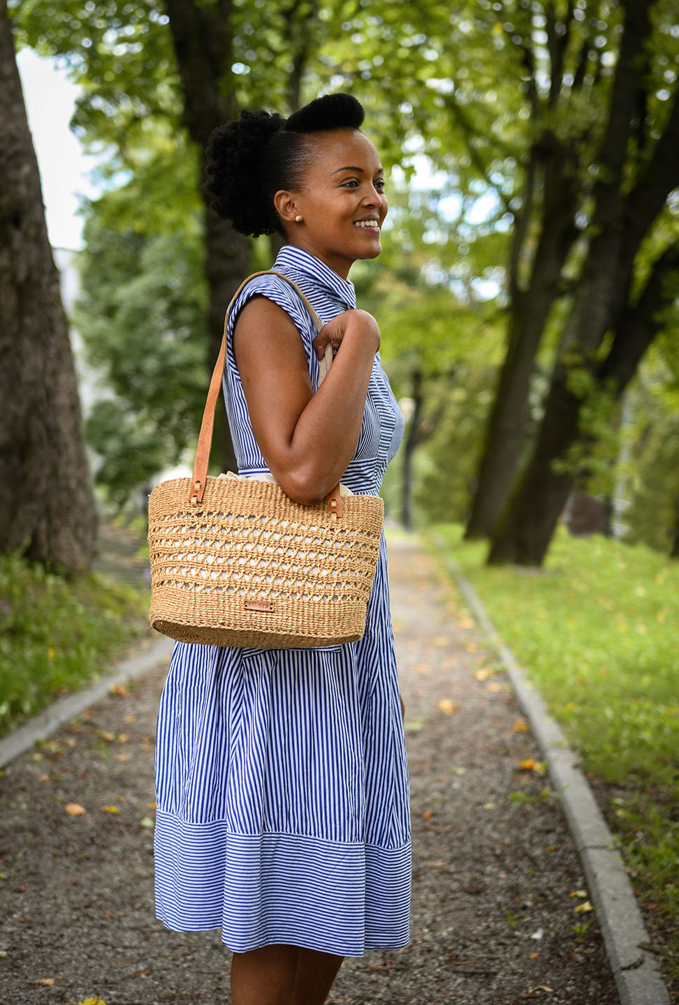 Shoulder bag, open weave