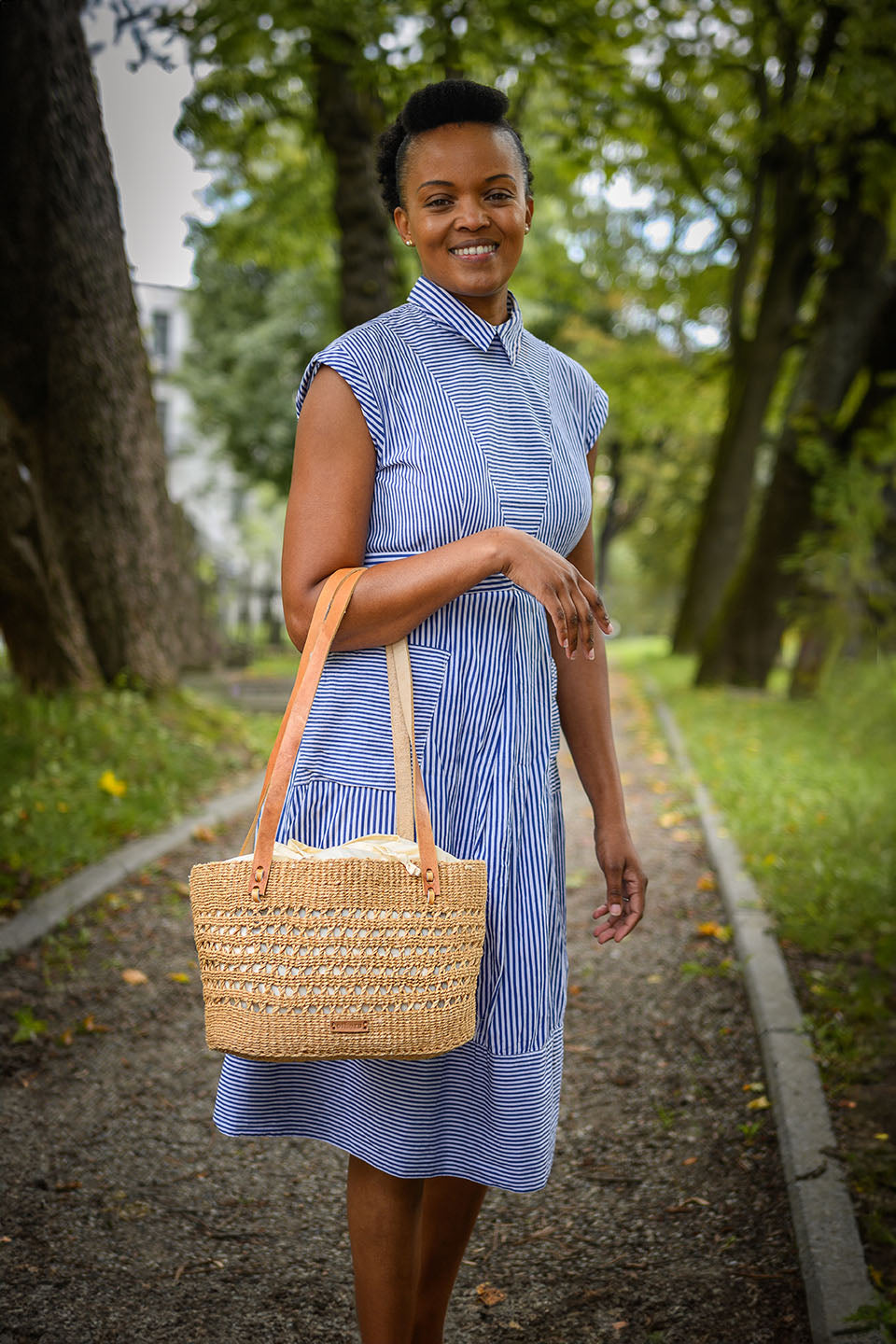 Shoulder bag, open weave