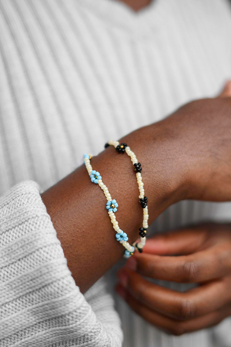 Beaded bracelet flowers